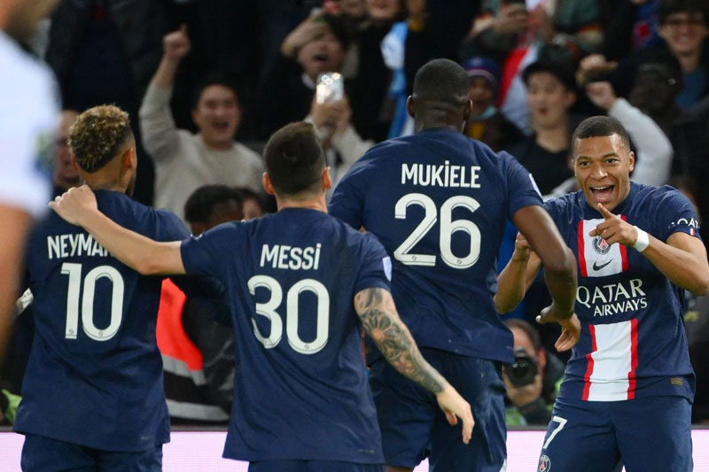 Messi và Mbappe lập công, PSG trở lại vị trí số 1