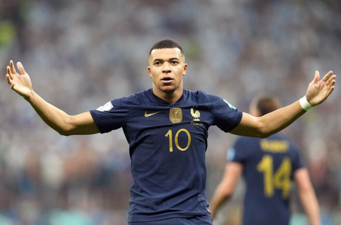 Không vô địch World Cup nhưng Mbappe khiến cả thế giới ngả mũ vì điều này