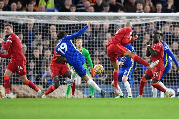 Rực lửa đại chiến, Chelsea cầm chân Liverpool bằng siêu phẩm