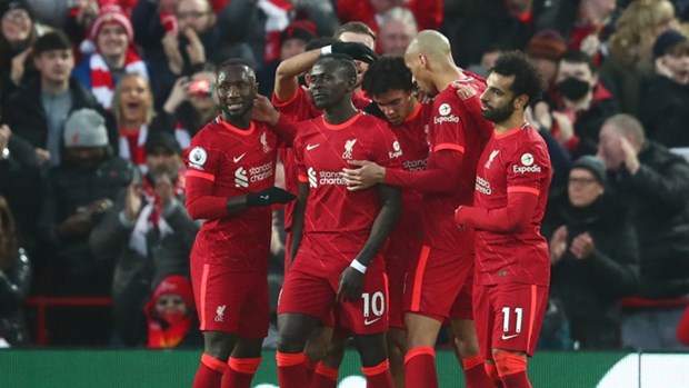 Liverpool chỉ còn kém Man City 3 điểm, Chelsea thắng hủy diệt
