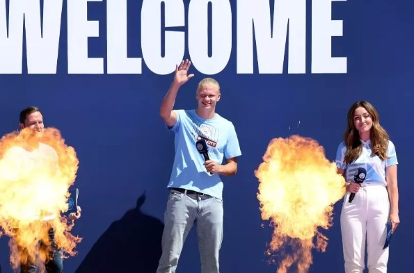 Haaland đại náo sân Etihad, tuyên bố khiến MU… nóng mặt