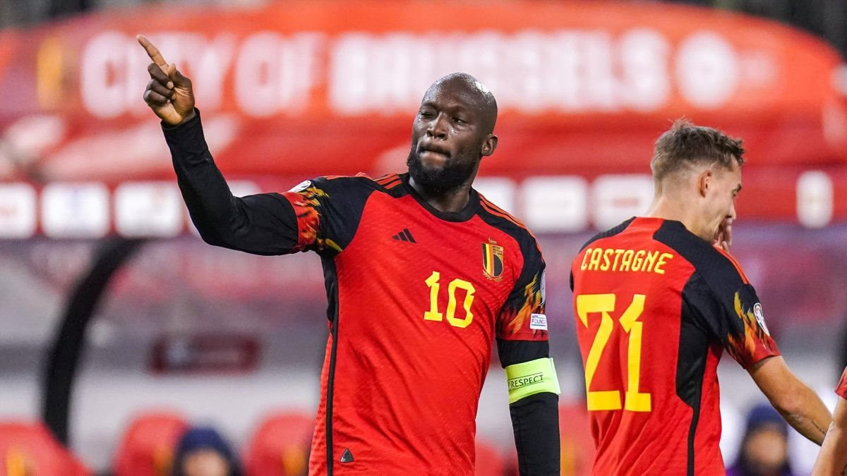 Ghi bàn như máy, Lukaku đua Vua phá lưới