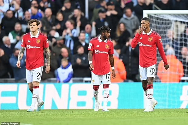 Đánh bại Manchester United, Newcastle chiếm top 3 Premier League