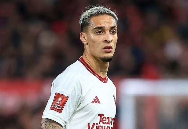 Antony lại bị chỉ trích