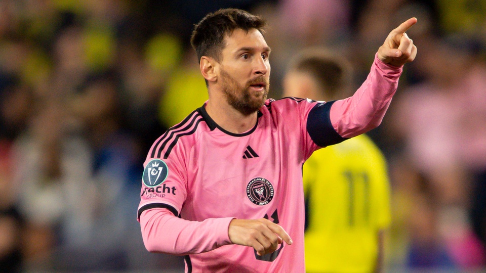 Messi lại gặp vấn đề