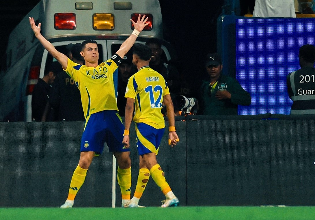 Ronaldo thăng hoa rực rỡ, Al Nassr tiếp tục đua vô địch