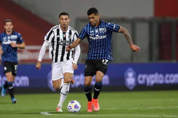 Juventus mở đường cho Tottenham đón trung vệ mới